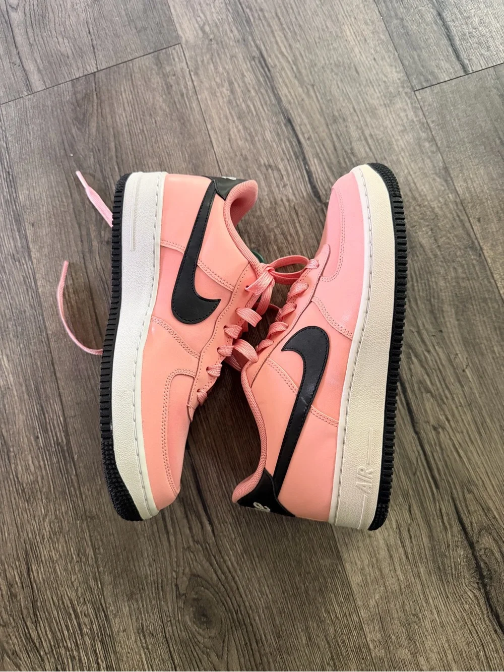 Nike Pink and Black Women's Low-Top Sneakers
